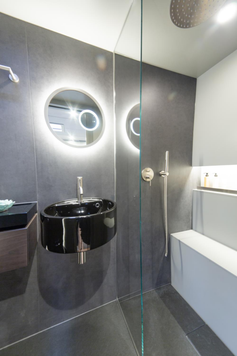 Ensuite With Shower