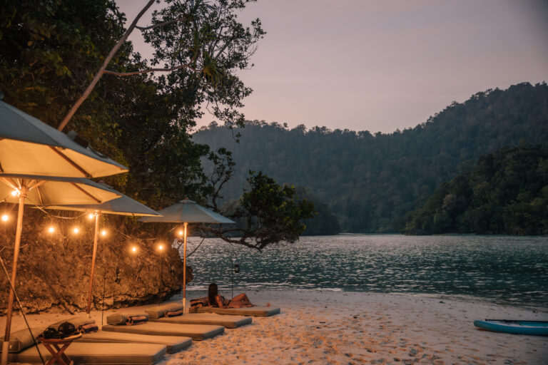 Evening On A Beach - Kudanil - Jack Johns
