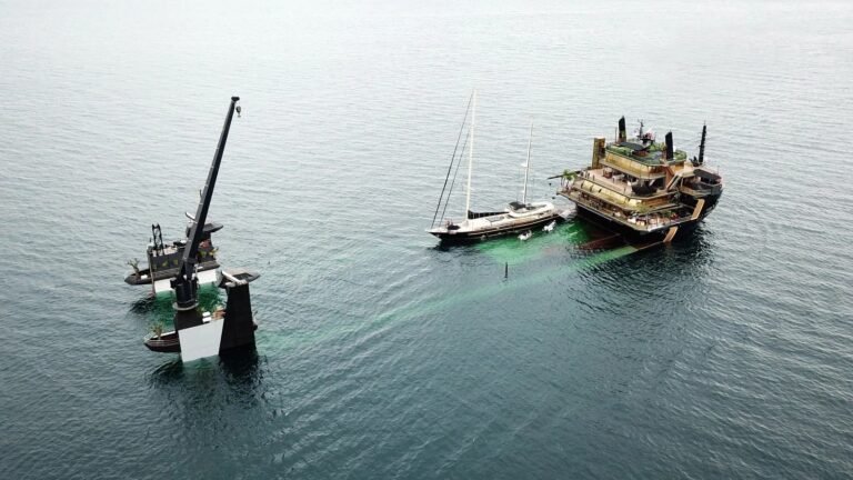 Expedition Yacht OK Cabable Of Hosting A Huge Array Of Water Toys