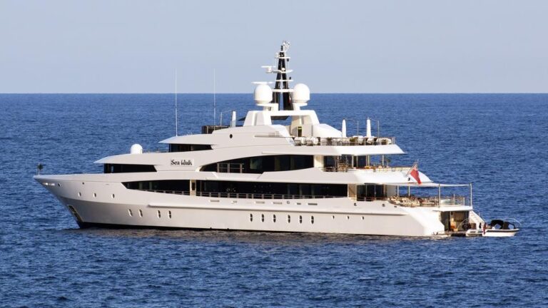 Exterior Lady Christina