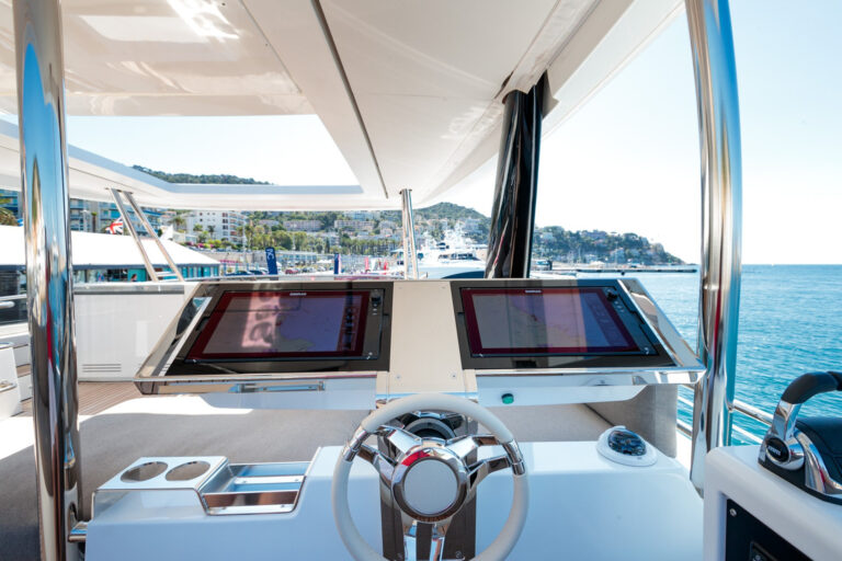 Exterior Helm