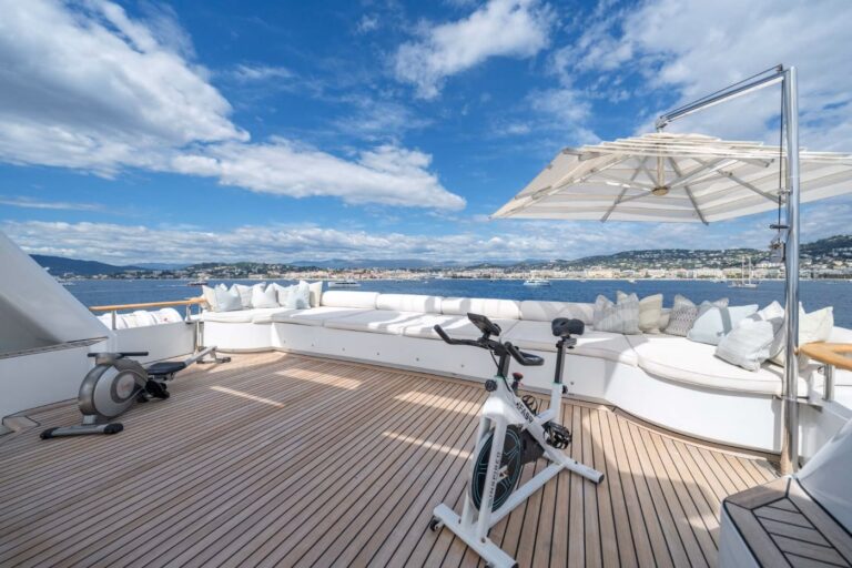 Exterior Sun Deck Lounge