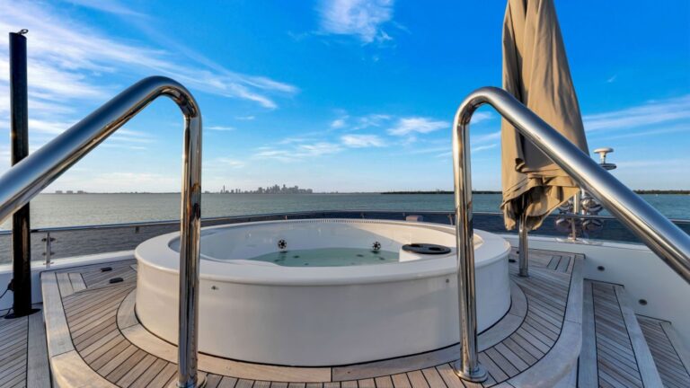 Exterior Swiming Pool Area