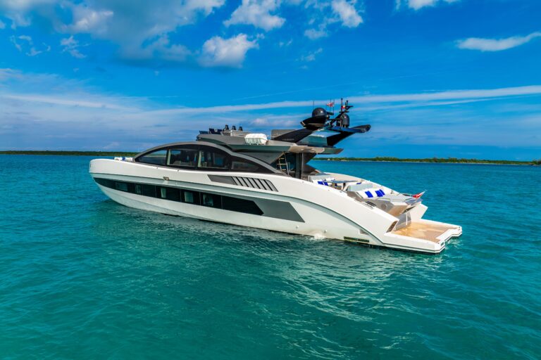 Fast Yacht M7 By Canados