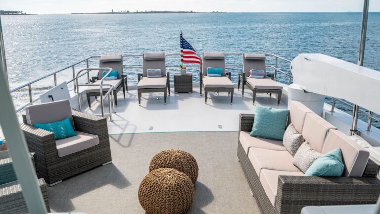 Flybridge Aft Seating Area