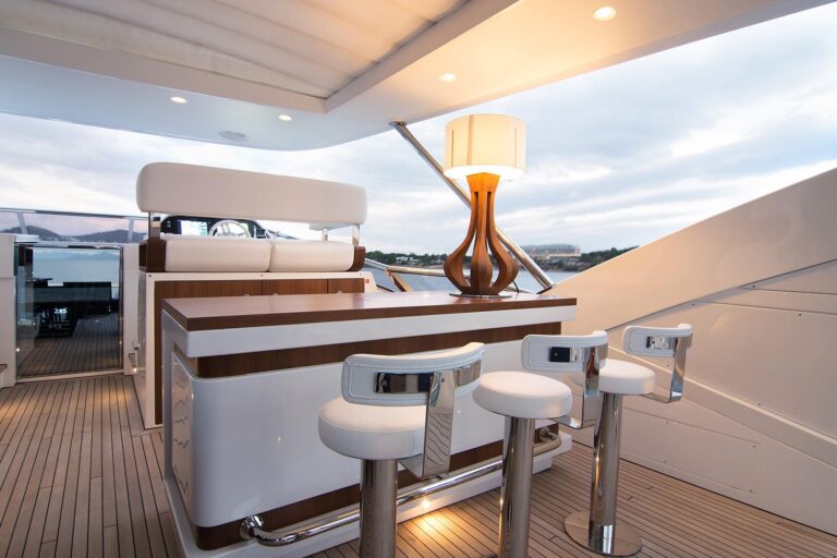 Flybridge Bar