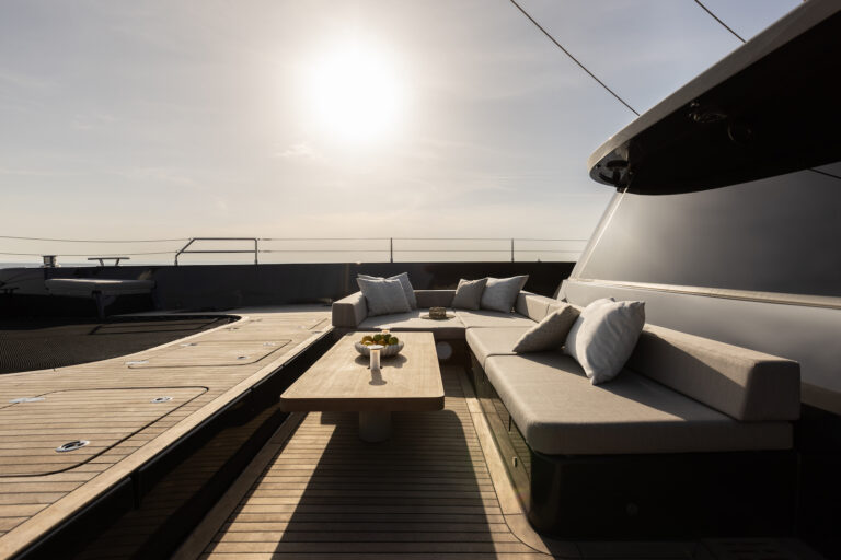 Flybridge Deck