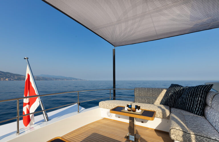 Flybridge - Detail