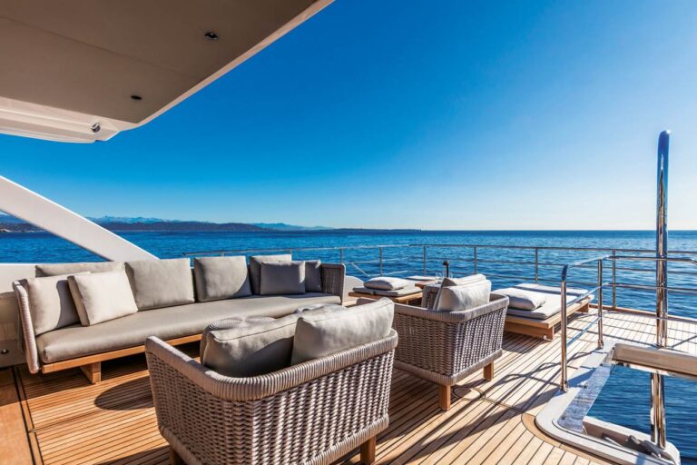 Flybridge Seating - Sistership