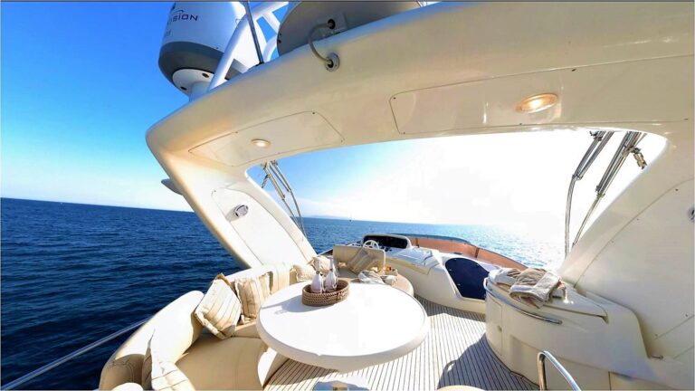 Flybridge Table