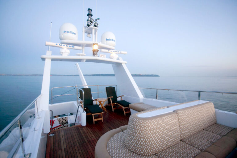 Flybridge1