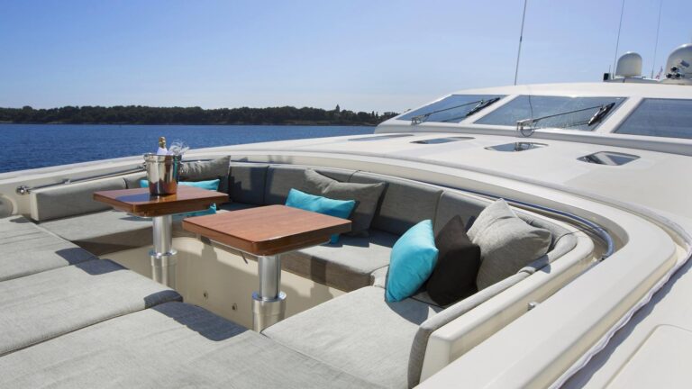 Foredeck Seating
