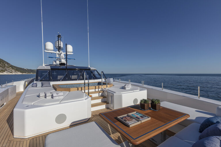 Foredeck Seating And Subathing Area
