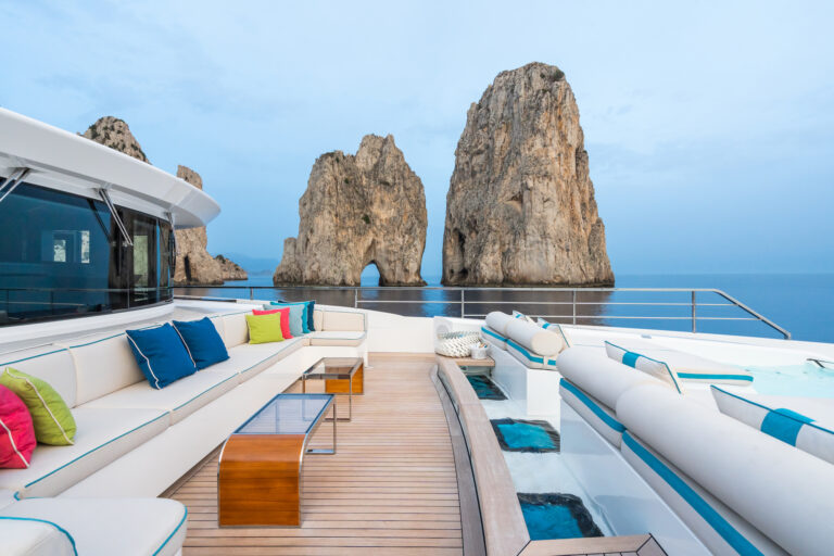 Foredeck With Jacuzzi And Sunpads