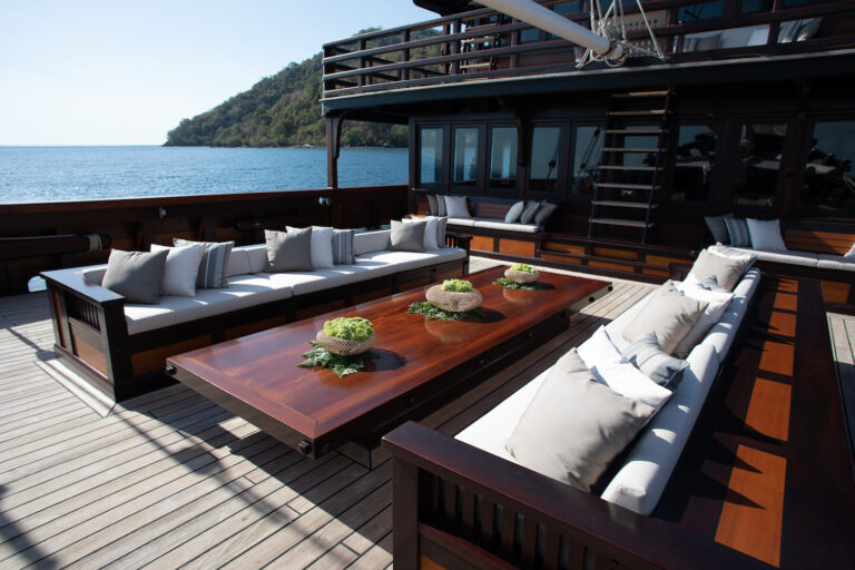 Front Deck - Seating