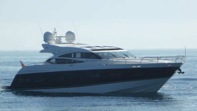 Motor yacht GITANA - Cruising