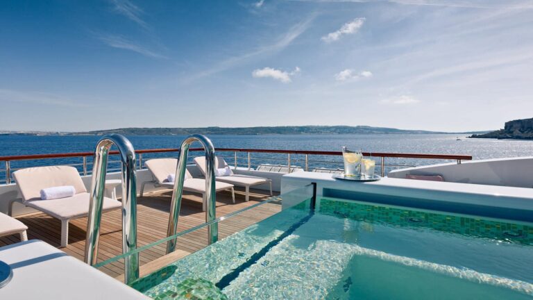 Glass Sided Pool