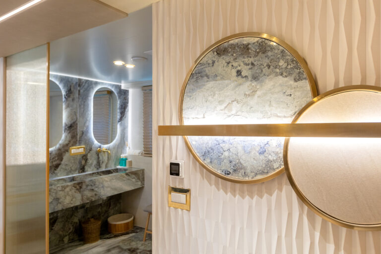 Guest Cabin 1 Ensuite Bathroom