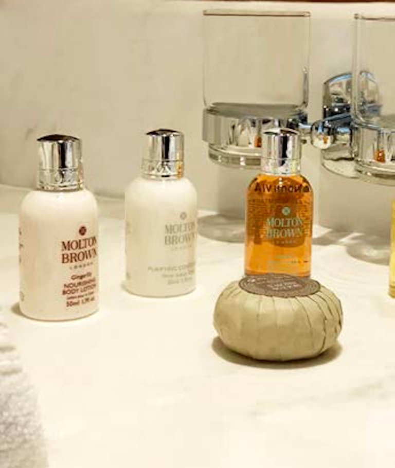 Guest Cabin Bathroom Details