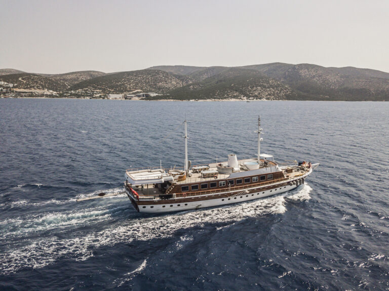 Gulet Cruising