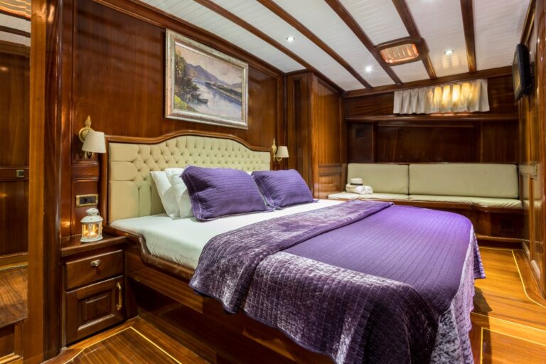 Forward master suite