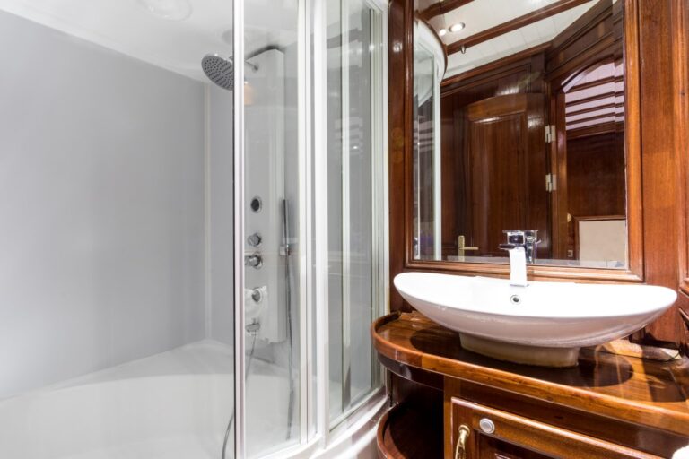Guest ensuite