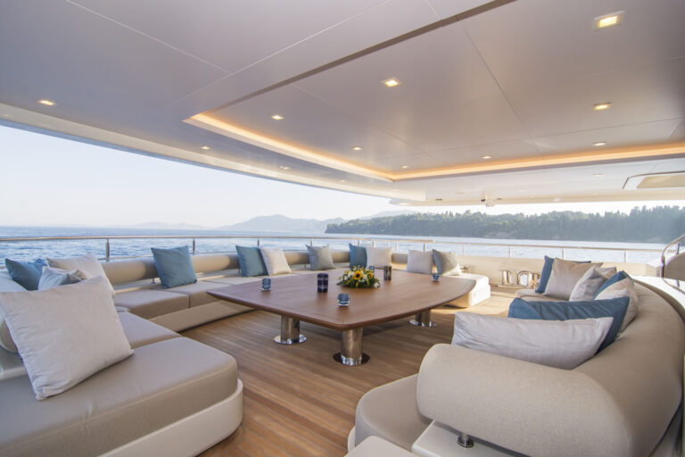 Huge Aft Deck Seating Area