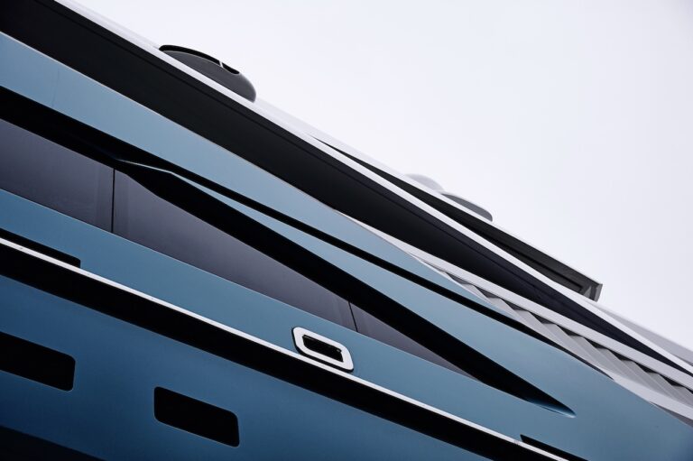 Hull Detail