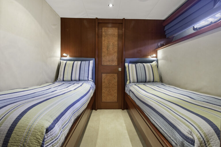 Twin cabin