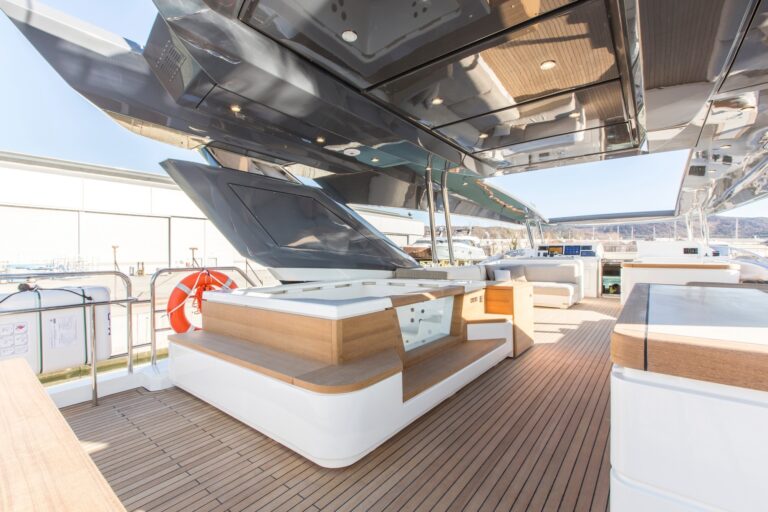 Jacuzzi on the sundeck