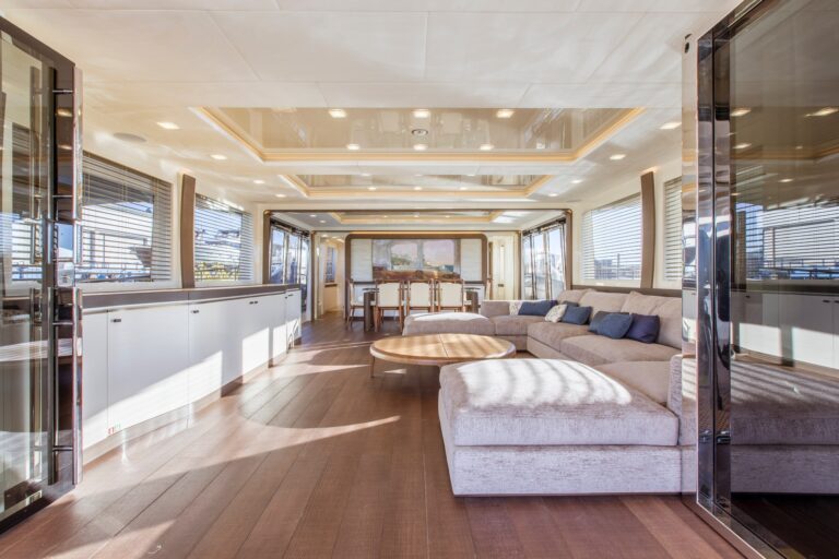 Salon lounge
