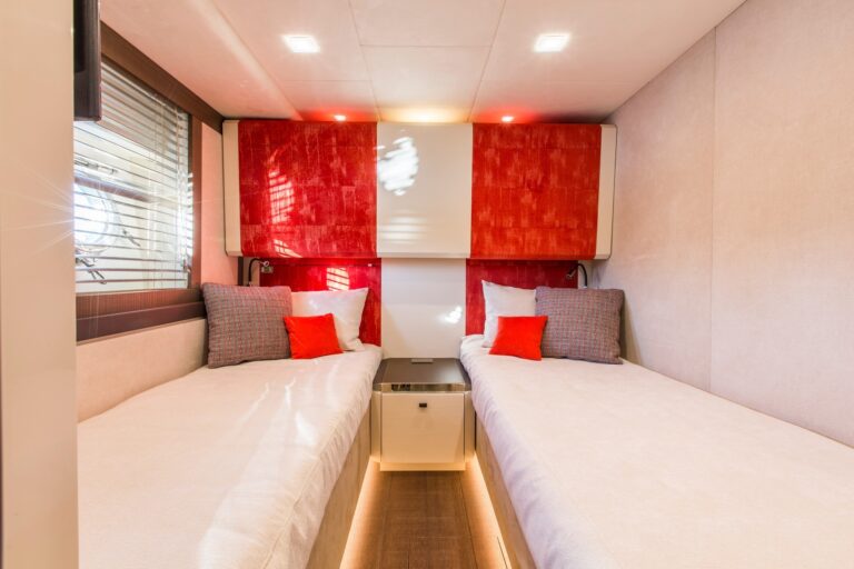 Twin cabin