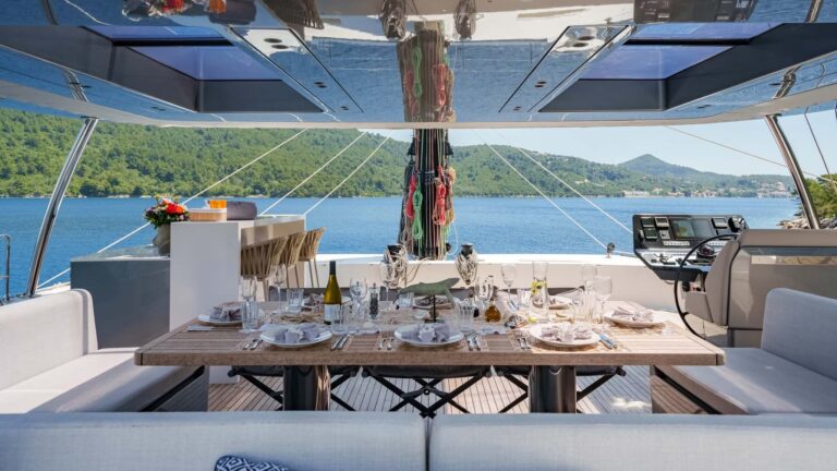 Sundeck alfresco dining