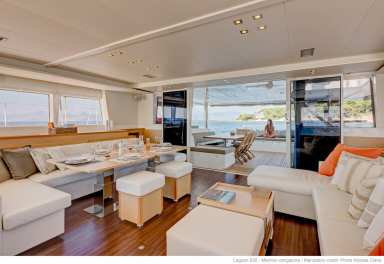 Salon looking aft