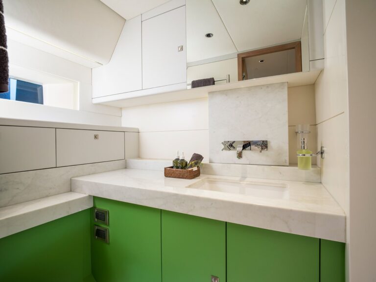 Karibu Green Head