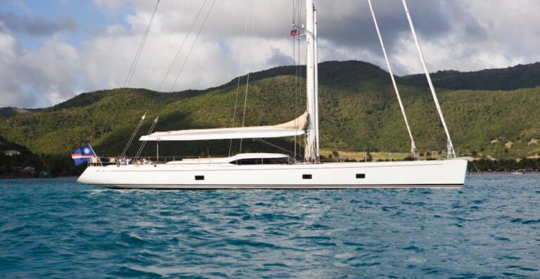 Large Sailing Yacht Rapture Profile