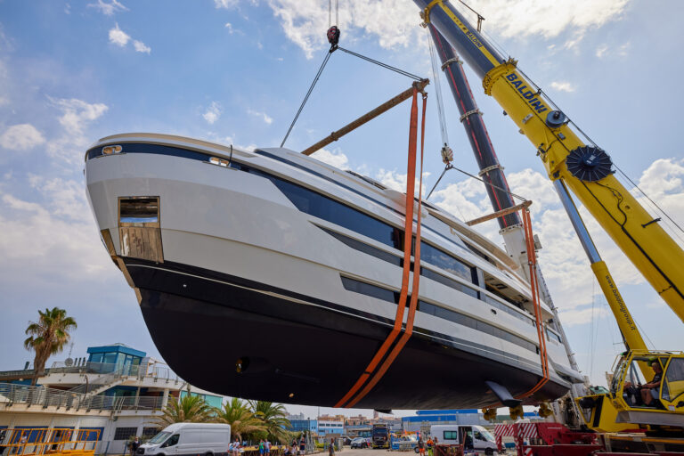 Launching Motor Yacht ANVILUGI