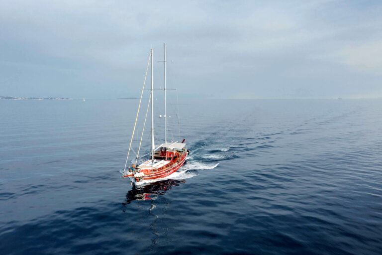 Luxury Charter Yacht ERATO