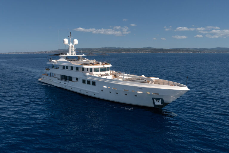 Luxury Charter Yacht R23