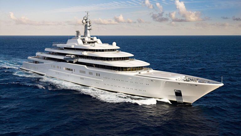 Luxury Mega Yacht DREAMBOAT