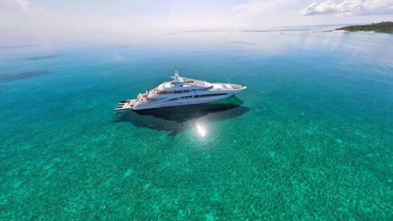 Luxury Superyacht KNIGHT
