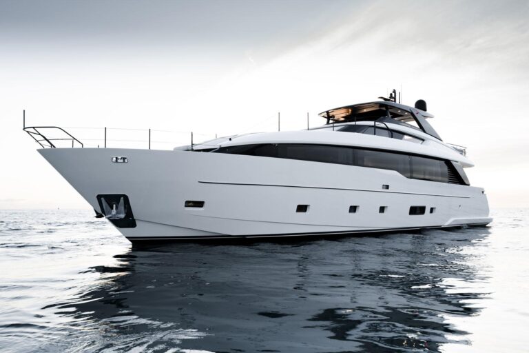 Luxury Yacht ALMA BLU