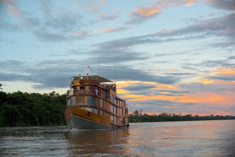 Luxury Yacht CRUCERO AMAZONAS