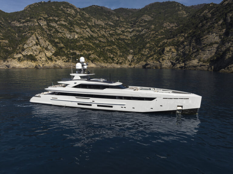 Luxury Yacht KINDA