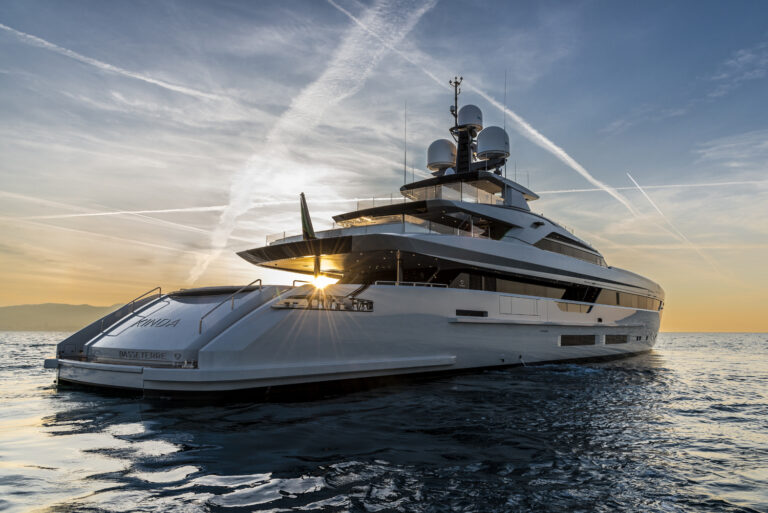 Luxury Yacht KINDA