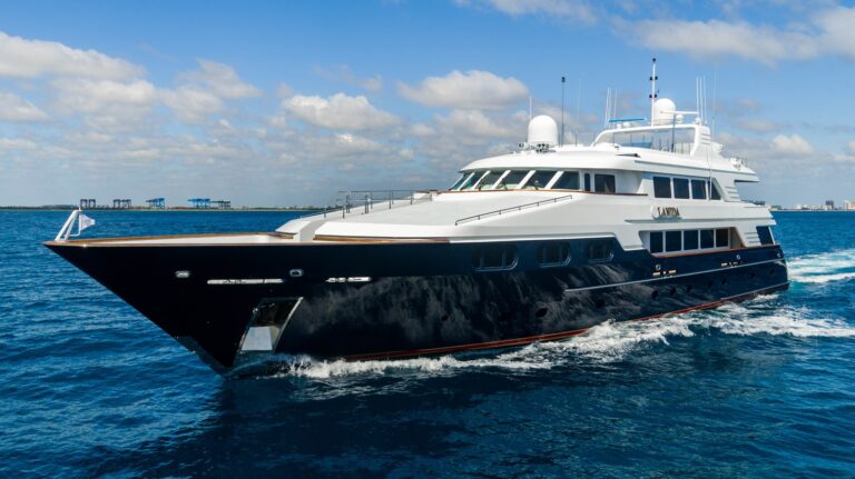 Luxury Yacht LANIDA