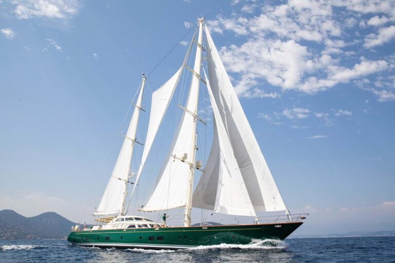 Luxury Yacht Norfollk Star