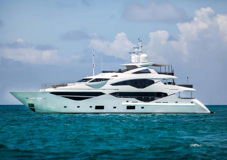 Luxury Yacht TC