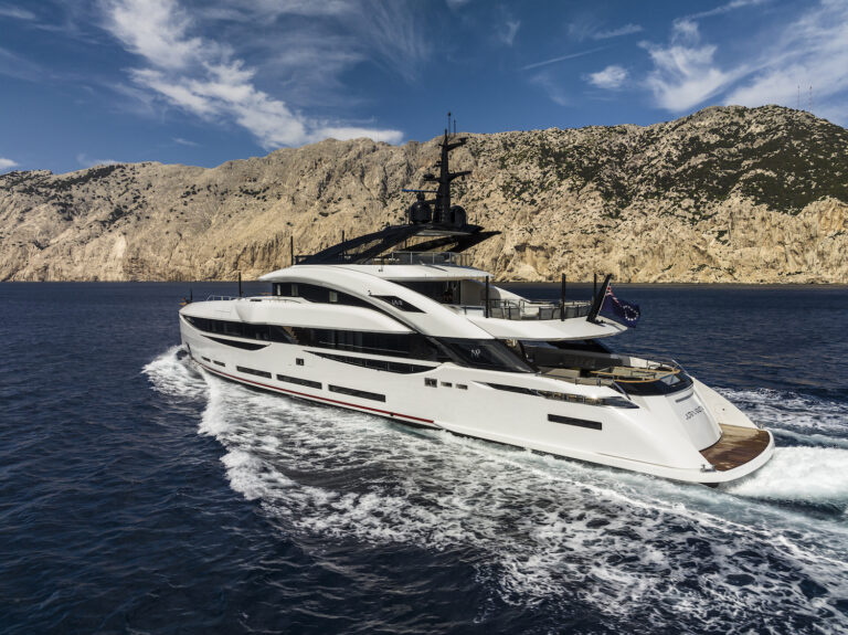 Luxury Yacht UV II Cruising