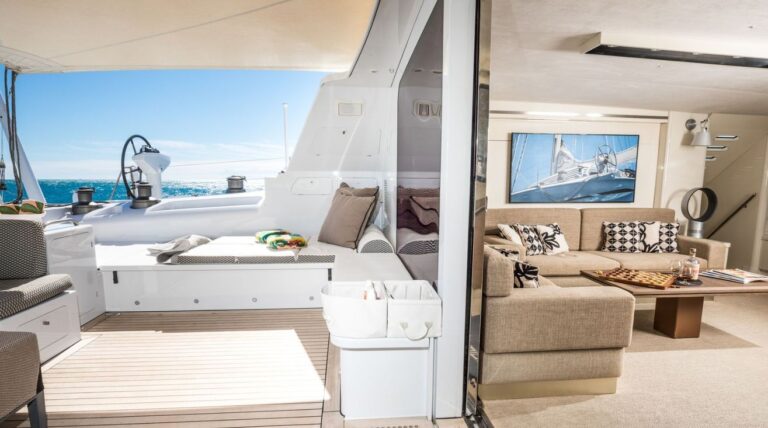 Aft deck into salon